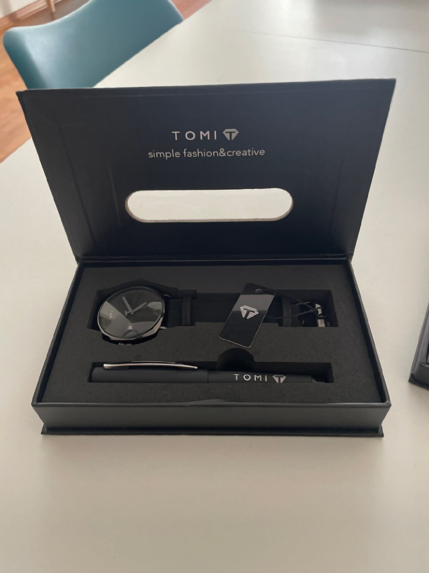 BOGOSS® & TOMI™ - ORIGINAL - BRACELET CUIR - IMPORTE (EU) - NEUVE - SCELLEE